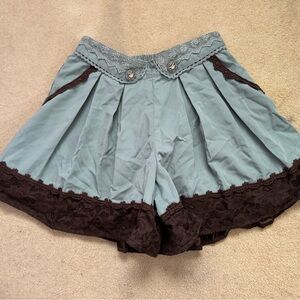 Axes Femme Green & Brown shorts